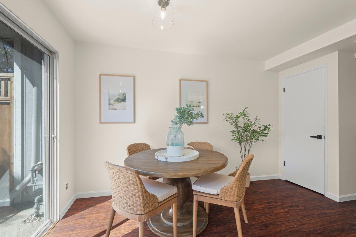 Detail Gallery Image 4 of 10 For 120 Oak Rim Way #17,  Los Gatos,  CA 95032 - 2 Beds | 1/1 Baths