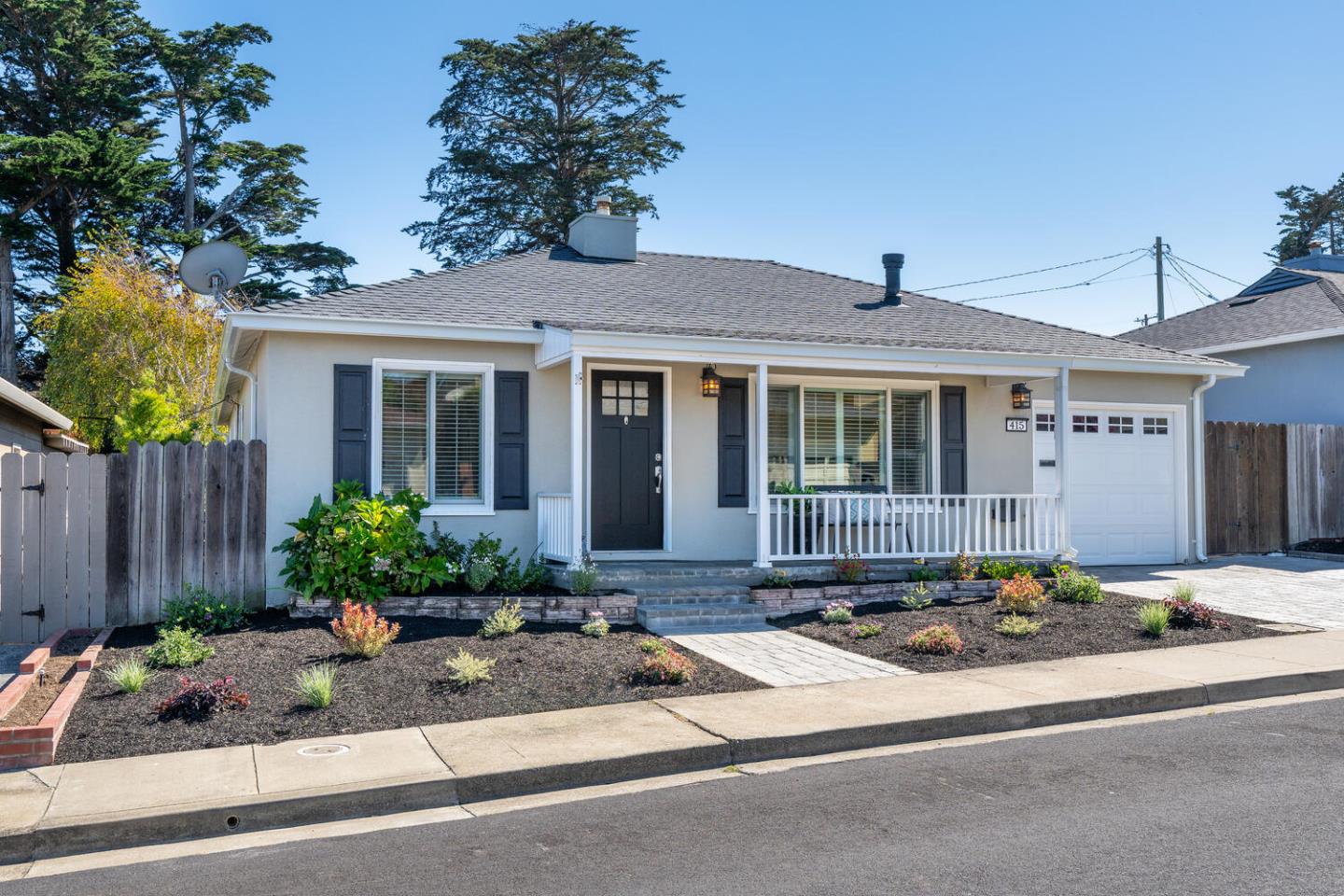 Detail Gallery Image 1 of 24 For 415 Briarwood Dr, South San Francisco,  CA 94080 - 3 Beds | 2 Baths