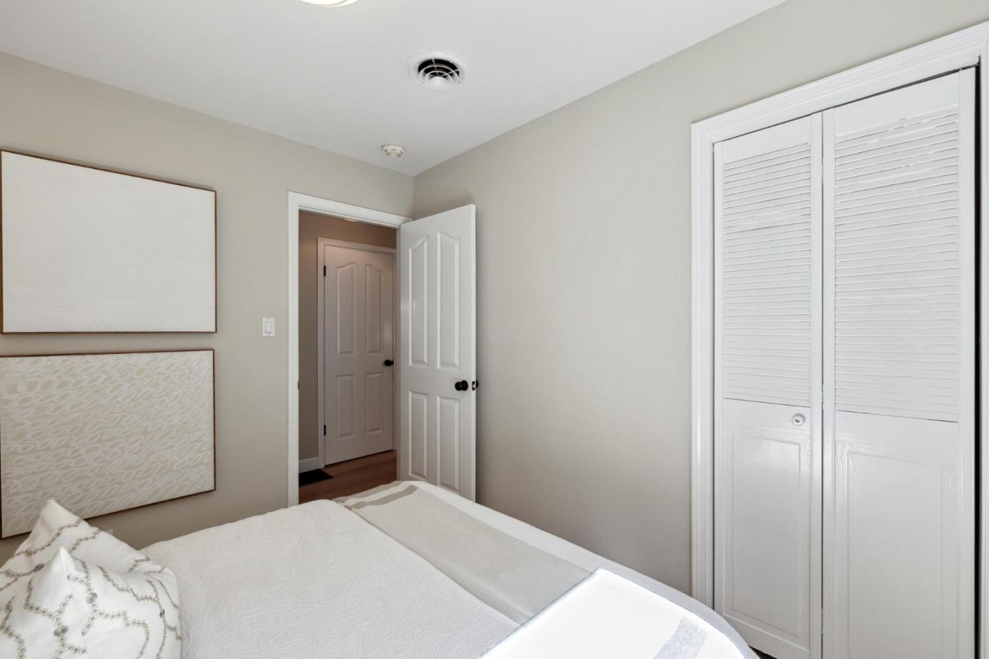 Detail Gallery Image 32 of 44 For 3329 Plateau Dr, Belmont,  CA 94002 - 3 Beds | 2 Baths