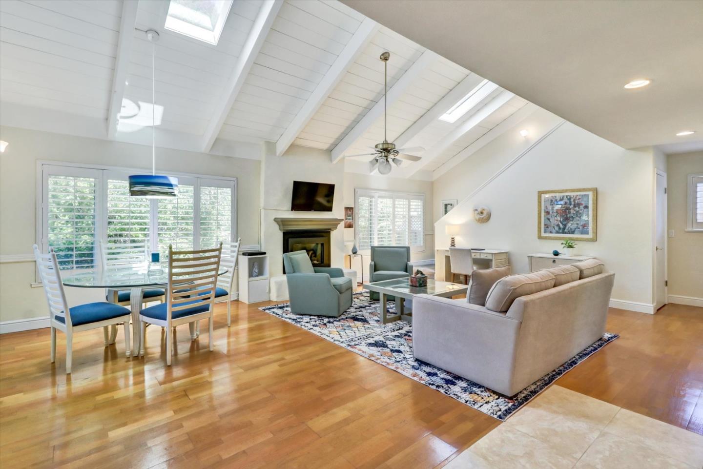 Detail Gallery Image 5 of 44 For 507 Hill St, Capitola,  CA 95010 - 3 Beds | 2/1 Baths