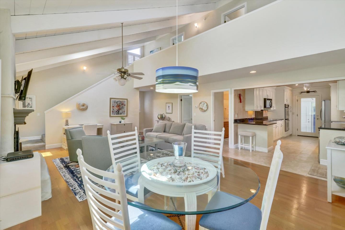 Detail Gallery Image 7 of 44 For 507 Hill St, Capitola,  CA 95010 - 3 Beds | 2/1 Baths