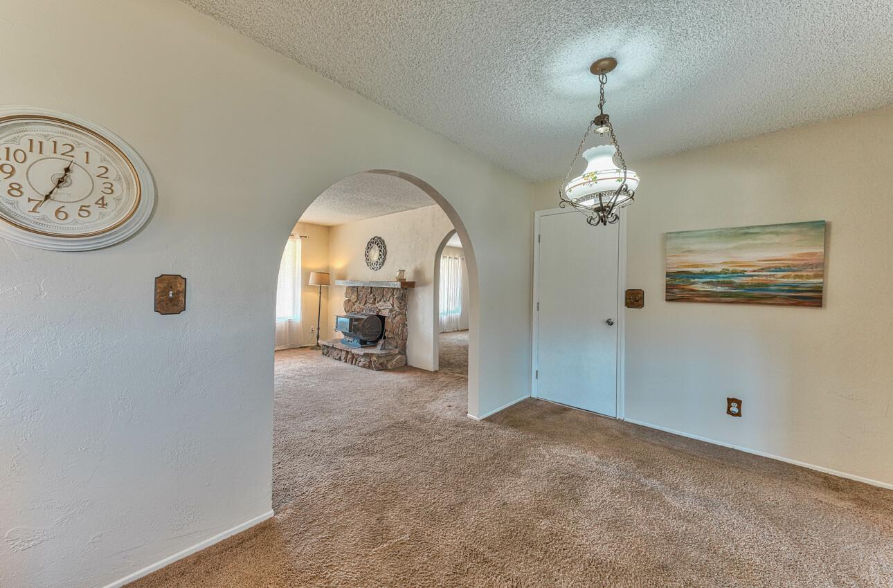 Detail Gallery Image 11 of 37 For 16207 Apricot Ln, Royal Oaks,  CA 95076 - 3 Beds | 2 Baths