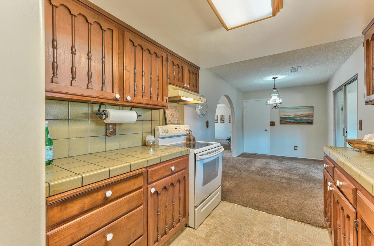 Detail Gallery Image 14 of 37 For 16207 Apricot Ln, Royal Oaks,  CA 95076 - 3 Beds | 2 Baths