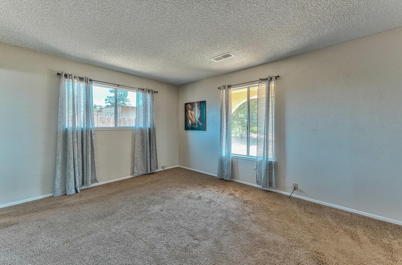 Detail Gallery Image 19 of 37 For 16207 Apricot Ln, Royal Oaks,  CA 95076 - 3 Beds | 2 Baths