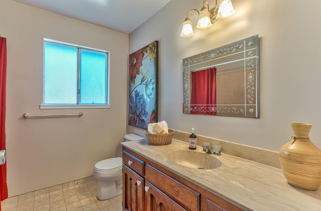 Detail Gallery Image 27 of 37 For 16207 Apricot Ln, Royal Oaks,  CA 95076 - 3 Beds | 2 Baths