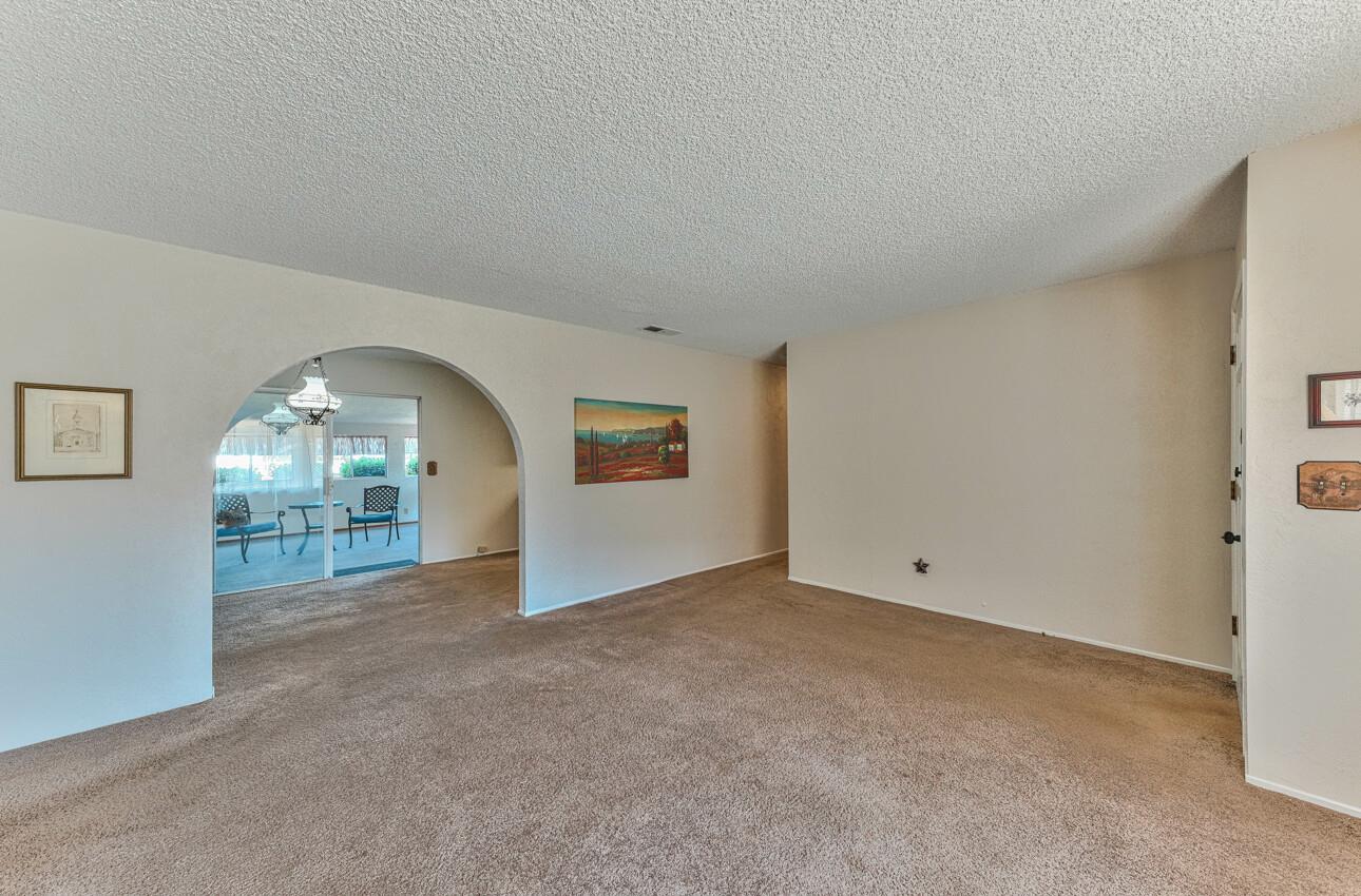 Detail Gallery Image 7 of 37 For 16207 Apricot Ln, Royal Oaks,  CA 95076 - 3 Beds | 2 Baths