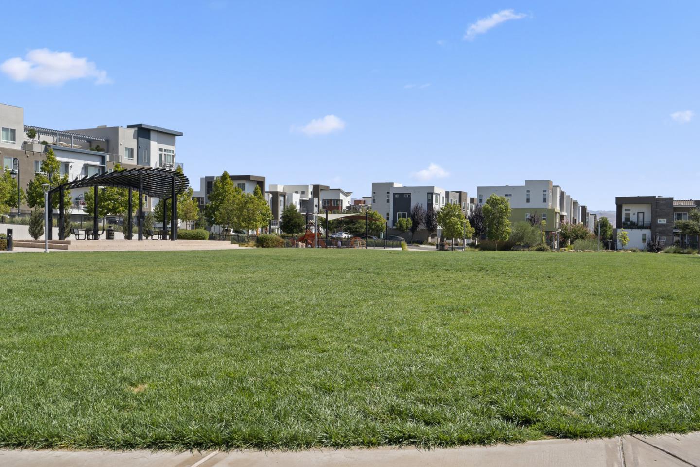 Detail Gallery Image 33 of 40 For 2984 Jayhawkers Pl #4,  San Jose,  CA 95136 - 3 Beds | 2 Baths