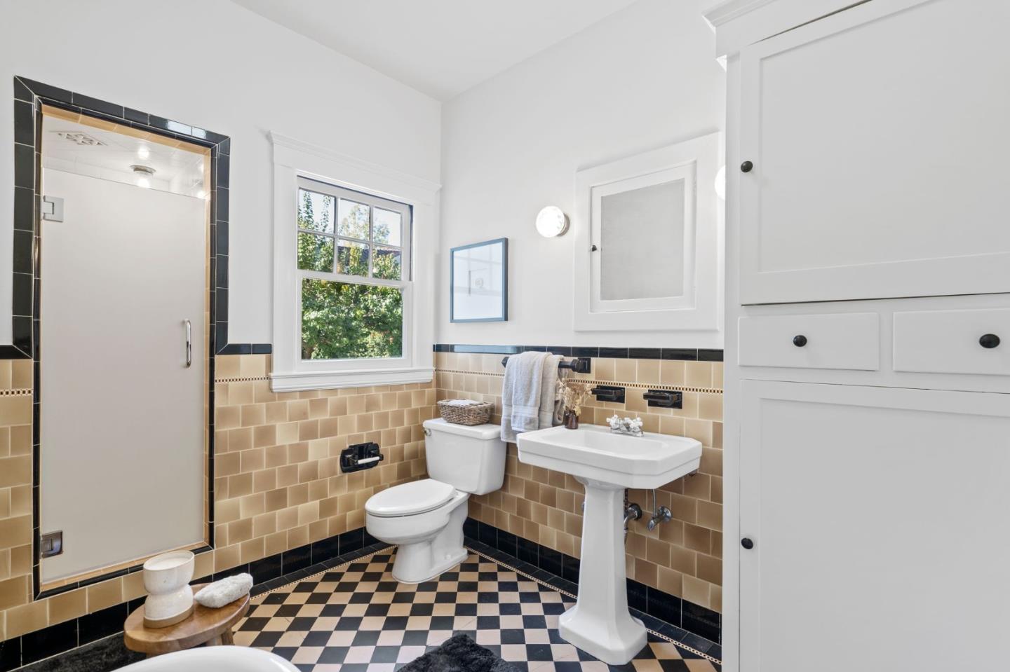 Detail Gallery Image 32 of 60 For 26 W Poplar Ave, San Mateo,  CA 94402 - 2 Beds | 1/1 Baths