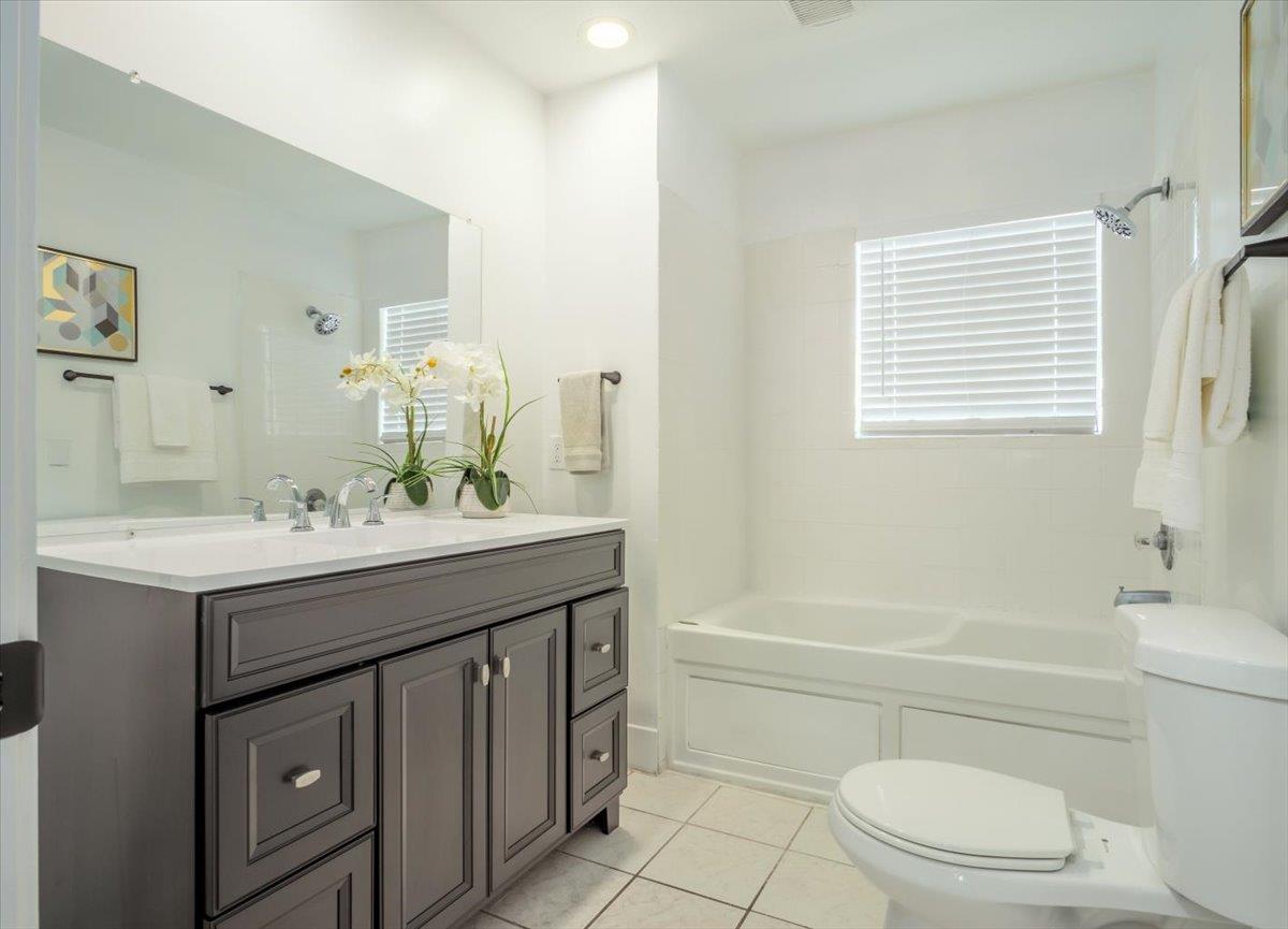 Detail Gallery Image 10 of 30 For 2255 Pulgas Ave, East Palo Alto,  CA 94303 - 4 Beds | 2 Baths