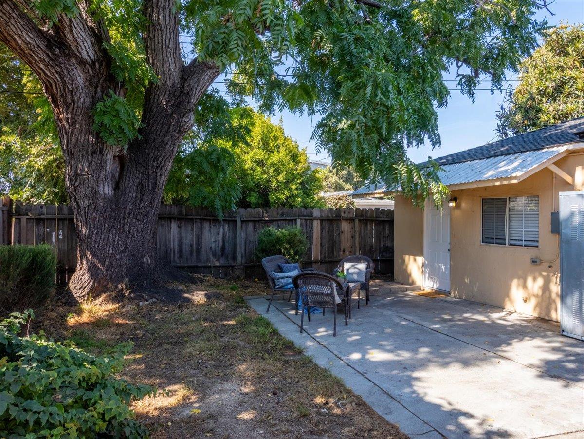 Detail Gallery Image 18 of 30 For 2255 Pulgas Ave, East Palo Alto,  CA 94303 - 4 Beds | 2 Baths