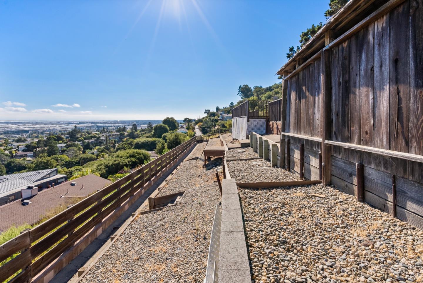 Detail Gallery Image 33 of 47 For 1409 Arden Ln., Belmont,  CA 94002 - 3 Beds | 2 Baths