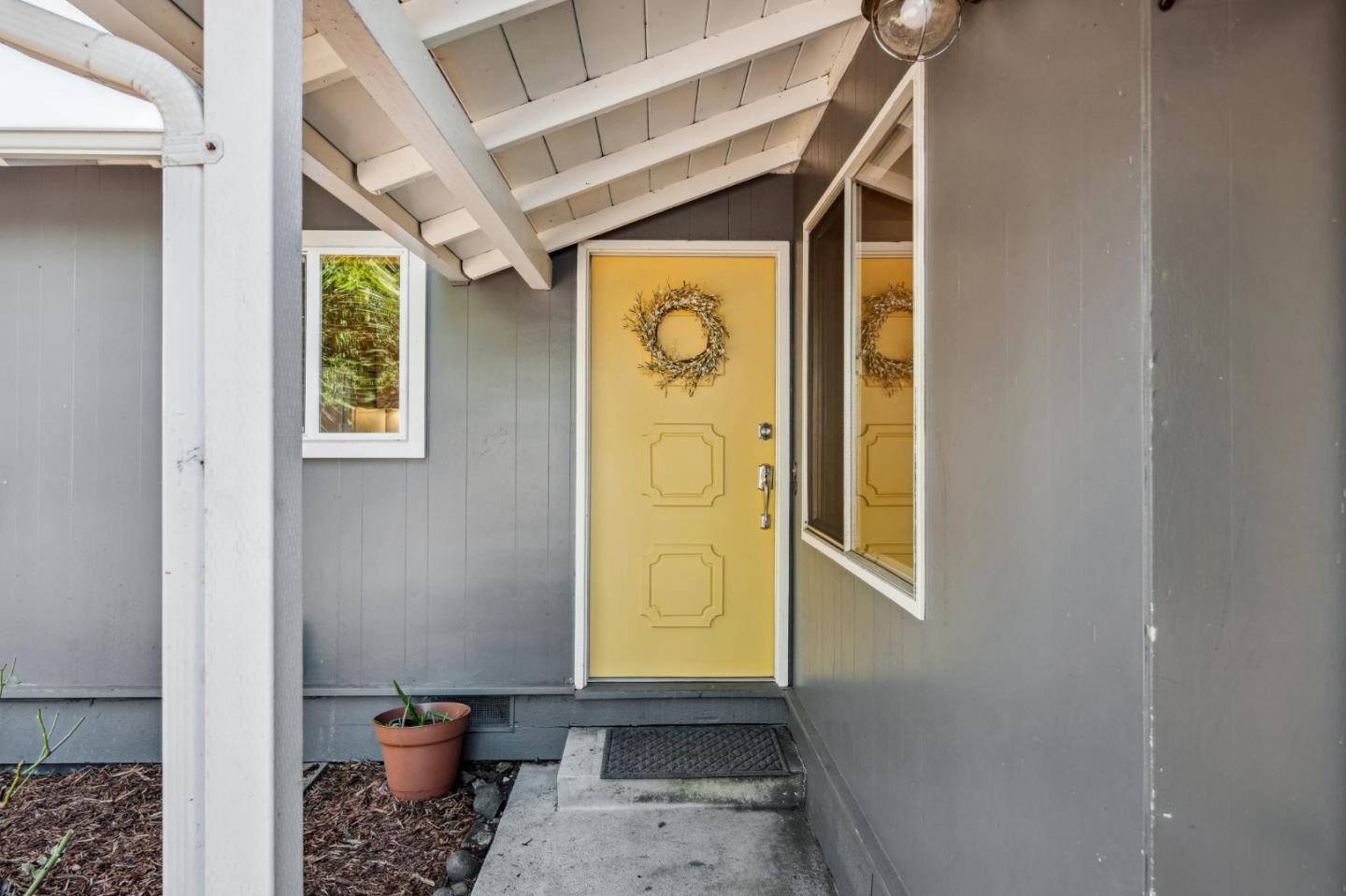 Detail Gallery Image 3 of 38 For 238 Solano Ave, El Granada,  CA 94018 - 3 Beds | 2 Baths