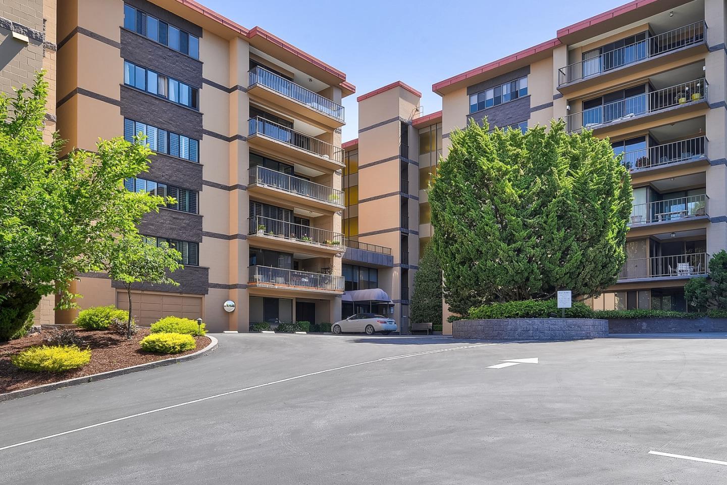 Detail Gallery Image 8 of 31 For 50 Mounds Rd #409,  San Mateo,  CA 94402 - 2 Beds | 2 Baths