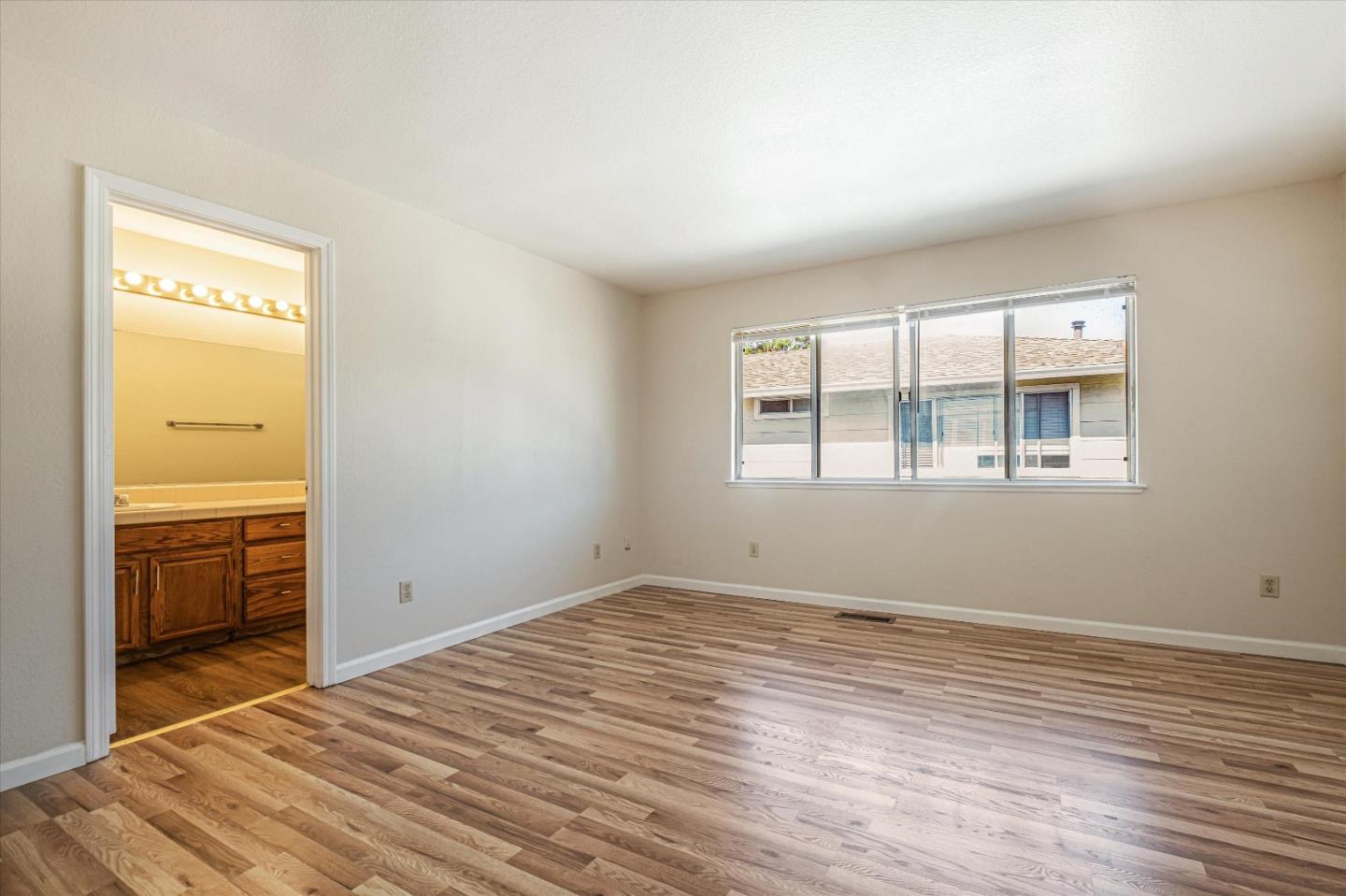 Detail Gallery Image 12 of 19 For 1659 Thrush Ave, San Leandro,  CA 94578 - 3 Beds | 2/1 Baths