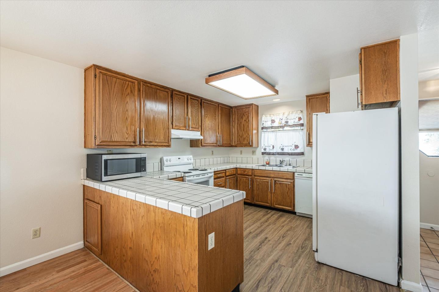 Detail Gallery Image 6 of 19 For 1659 Thrush Ave, San Leandro,  CA 94578 - 3 Beds | 2/1 Baths