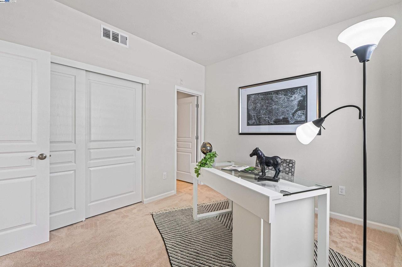 Detail Gallery Image 14 of 41 For 102 Jetty Dr, Richmond,  CA 94804 - 3 Beds | 3/1 Baths