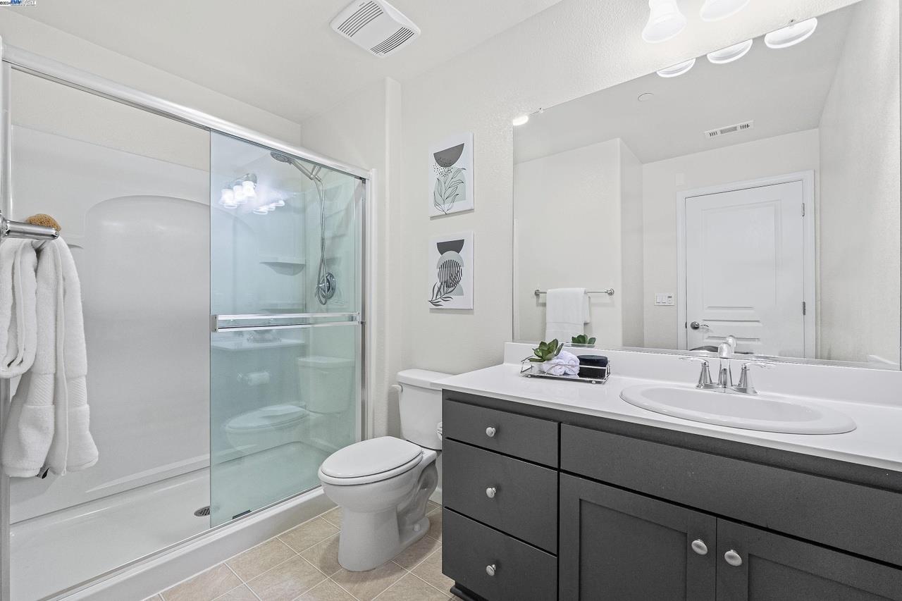 Detail Gallery Image 17 of 41 For 102 Jetty Dr, Richmond,  CA 94804 - 3 Beds | 3/1 Baths