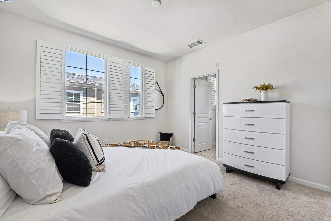 Detail Gallery Image 20 of 41 For 102 Jetty Dr, Richmond,  CA 94804 - 3 Beds | 3/1 Baths