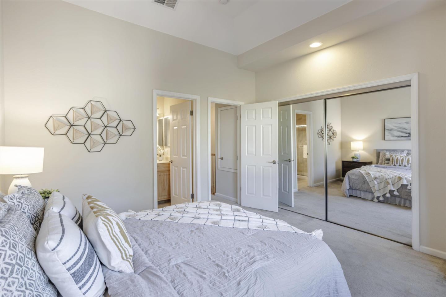 Detail Gallery Image 21 of 33 For 618 Antioch Ter, Sunnyvale,  CA 94085 - 2 Beds | 2/1 Baths