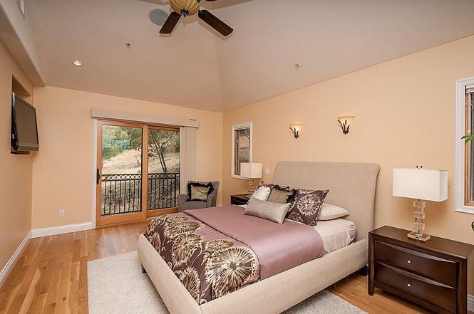 Detail Gallery Image 13 of 23 For 2 San Diego Ct, Brisbane,  CA 94005 - 4 Beds | 3/1 Baths