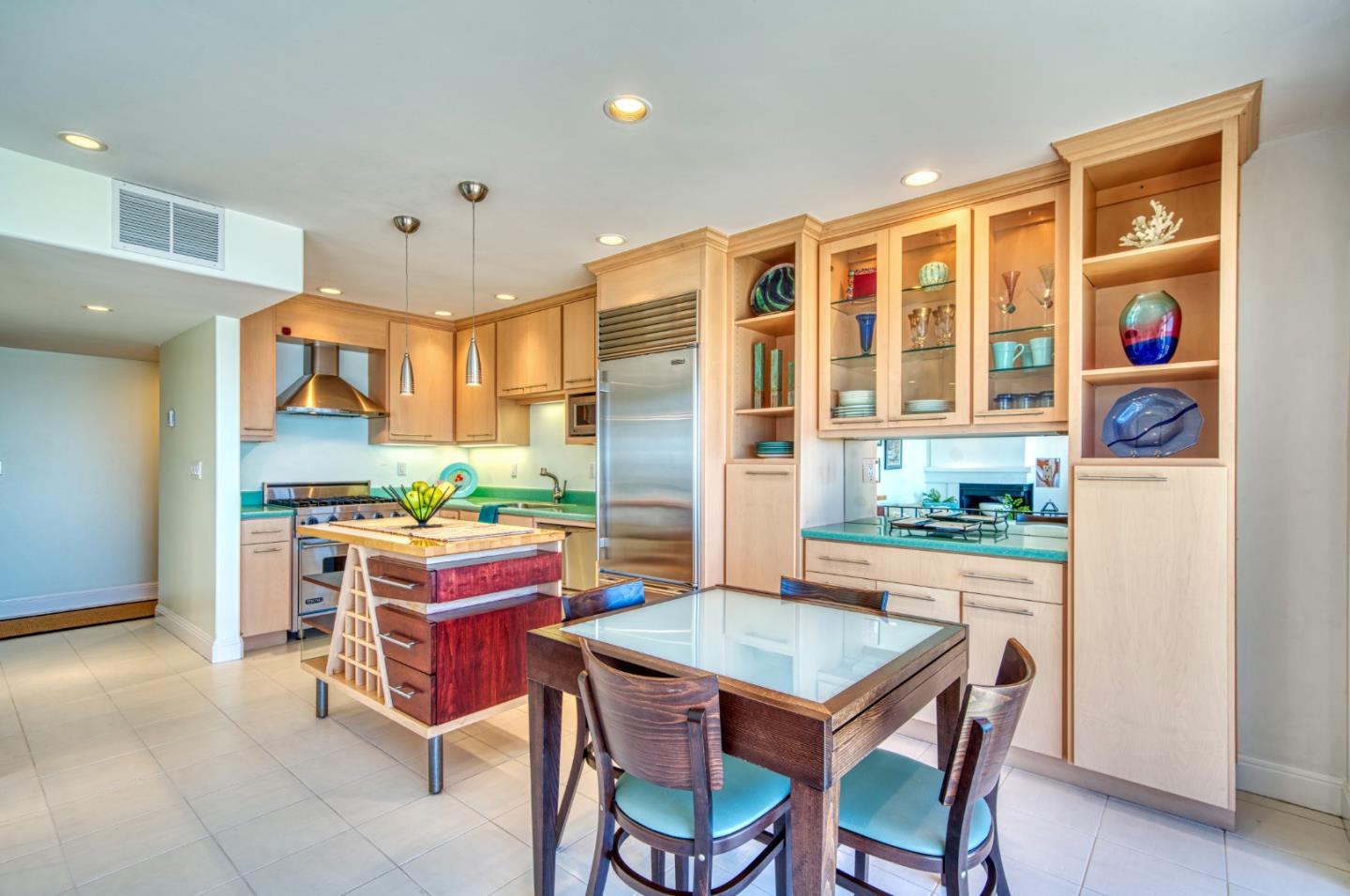 Detail Gallery Image 11 of 47 For 230 Rio Del Mar Blvd #F,  Aptos,  CA 95003 - 2 Beds | 2 Baths