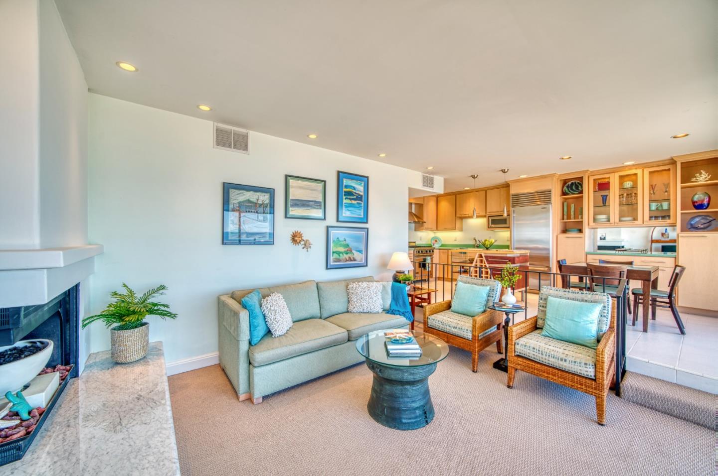 Detail Gallery Image 15 of 47 For 230 Rio Del Mar Blvd #F,  Aptos,  CA 95003 - 2 Beds | 2 Baths