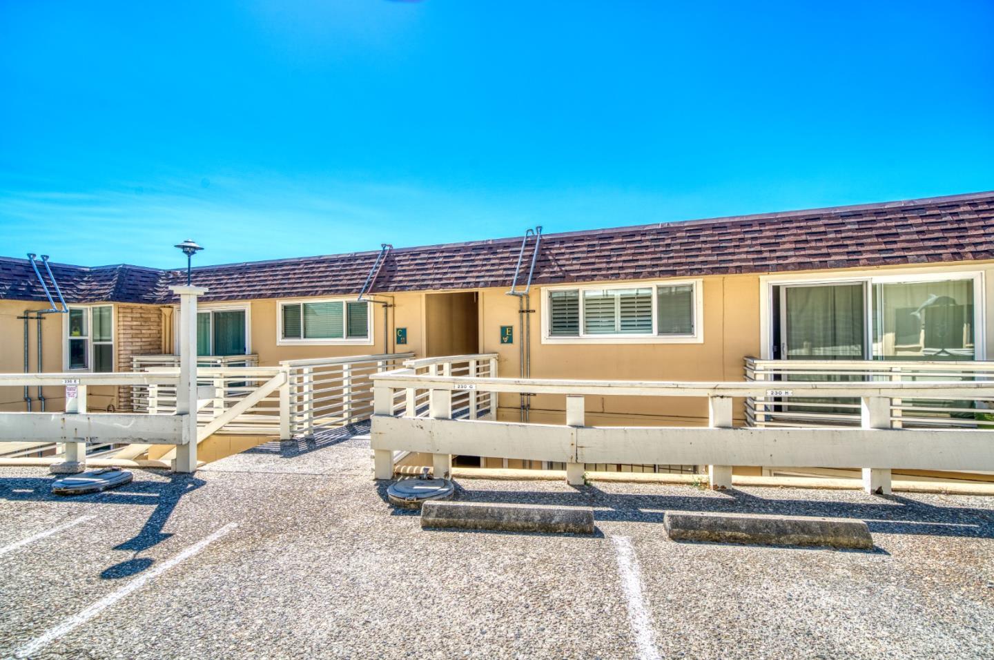 Detail Gallery Image 5 of 47 For 230 Rio Del Mar Blvd #F,  Aptos,  CA 95003 - 2 Beds | 2 Baths