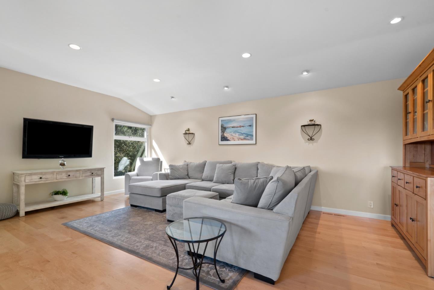 Detail Gallery Image 9 of 56 For 181 Thunderbird Dr, Aptos,  CA 95003 - 3 Beds | 2 Baths