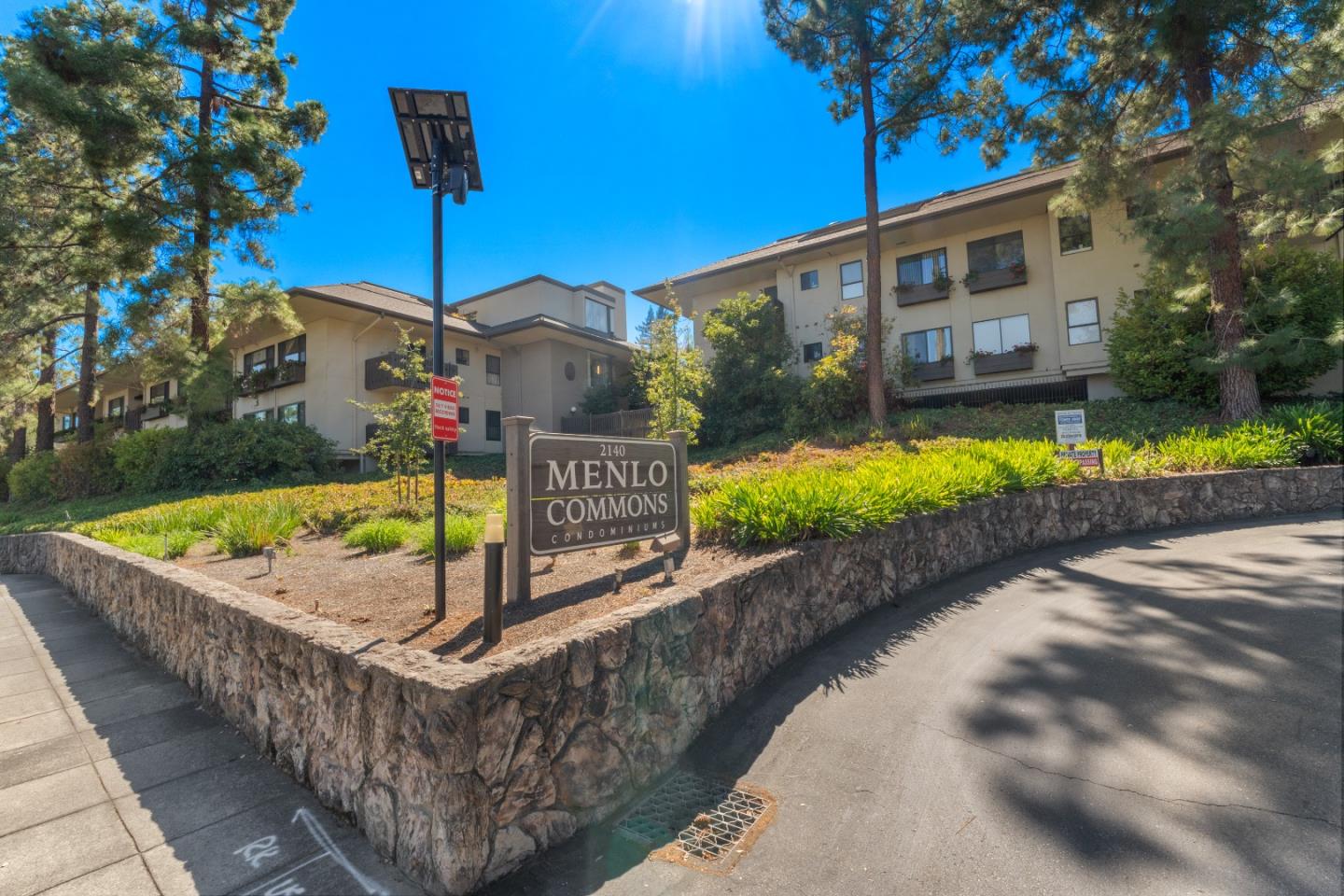 2140 Santa Cruz Avenue # A303, Menlo Park, California 94025, 1 Bedroom Bedrooms, ,1 BathroomBathrooms,Residential,For Sale,2140 Santa Cruz Avenue # A303,ML81982074