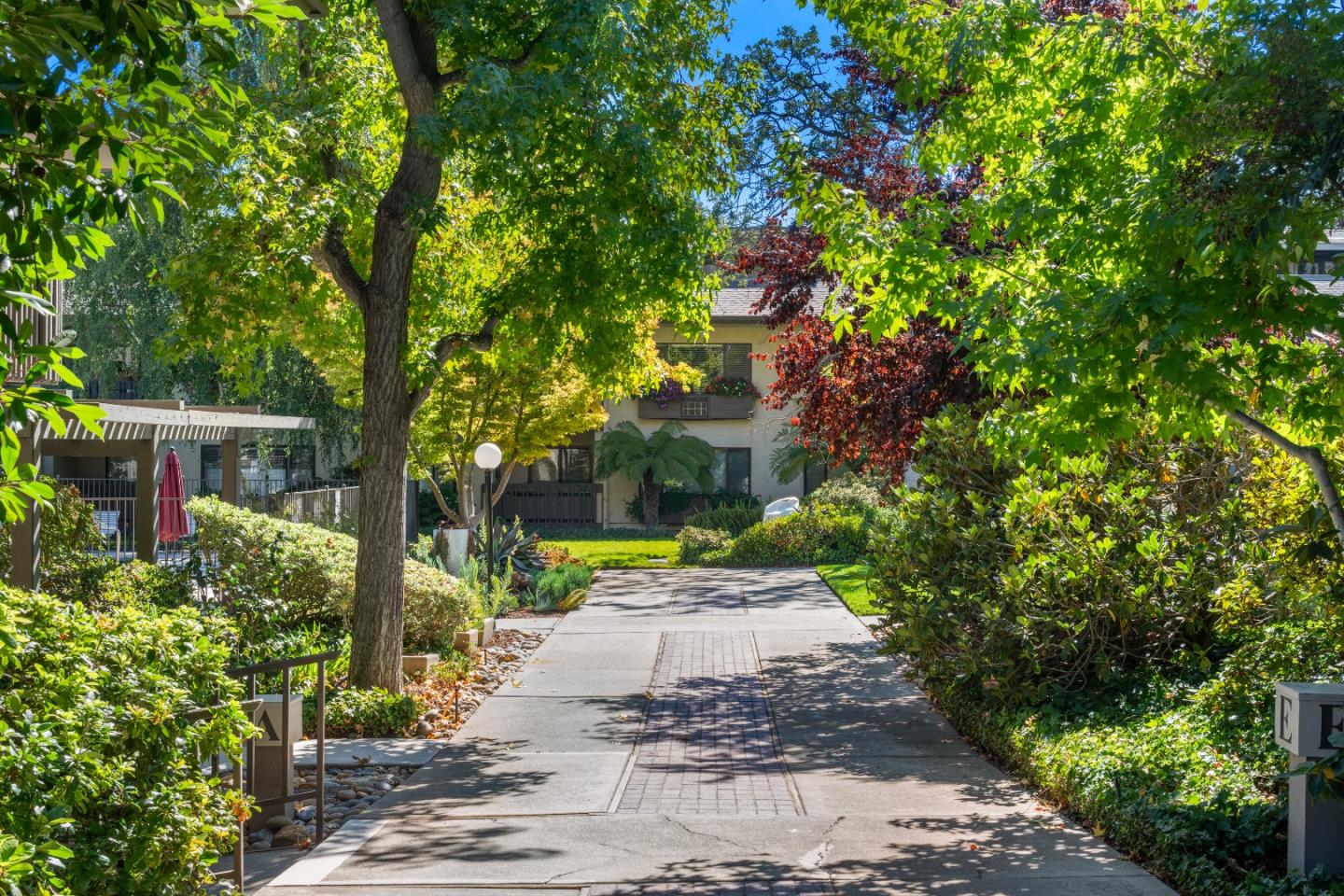 Detail Gallery Image 26 of 42 For 2140 Santa Cruz Ave #A303,  Menlo Park,  CA 94025 - 1 Beds | 1 Baths