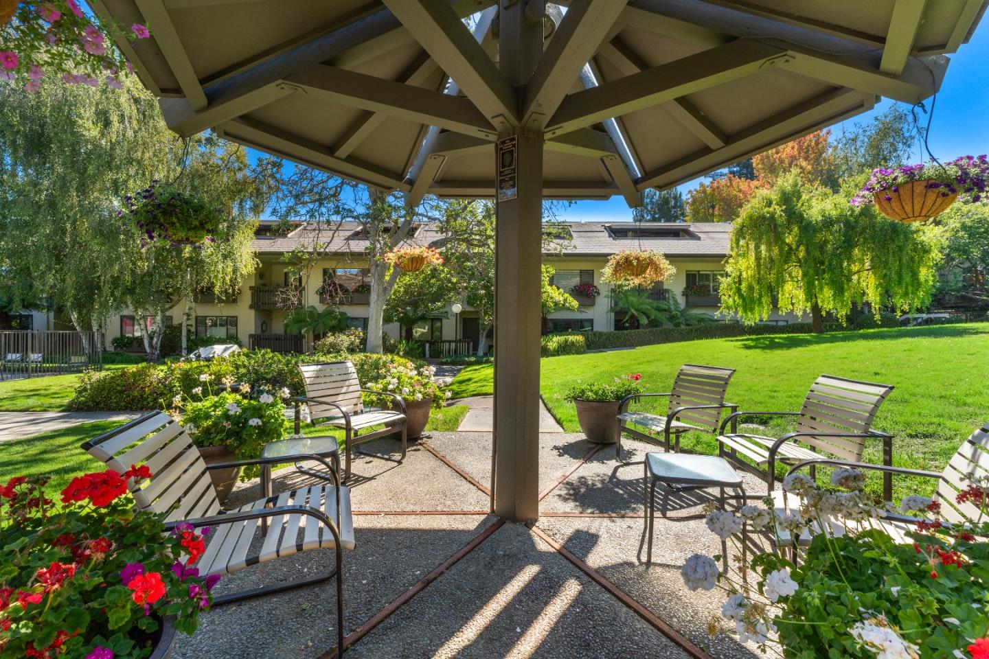 2140 Santa Cruz Avenue # A303, Menlo Park, California 94025, 1 Bedroom Bedrooms, ,1 BathroomBathrooms,Residential,For Sale,2140 Santa Cruz Avenue # A303,ML81982074