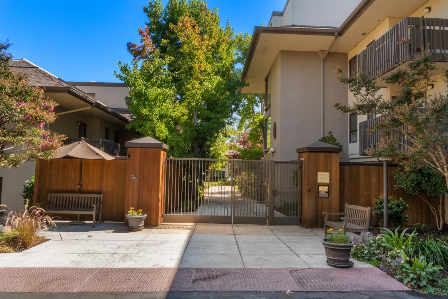 2140 Santa Cruz Avenue # A303, Menlo Park, California 94025, 1 Bedroom Bedrooms, ,1 BathroomBathrooms,Residential,For Sale,2140 Santa Cruz Avenue # A303,ML81982074