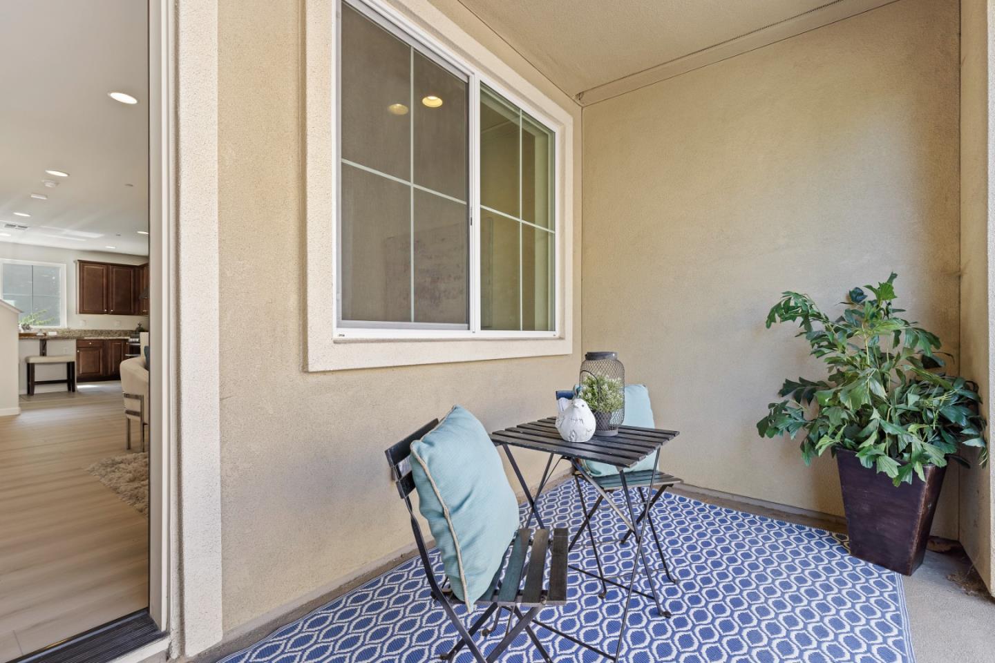 Detail Gallery Image 13 of 41 For 6122 Golden Vista Dr, San Jose,  CA 95123 - 3 Beds | 3/1 Baths