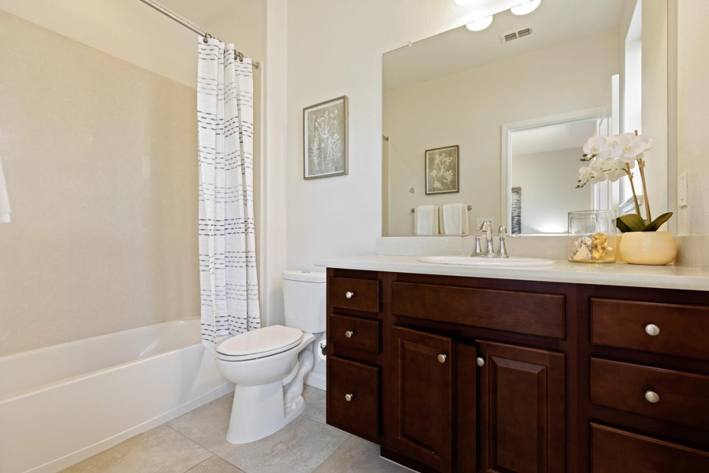 Detail Gallery Image 28 of 41 For 6122 Golden Vista Dr, San Jose,  CA 95123 - 3 Beds | 3/1 Baths