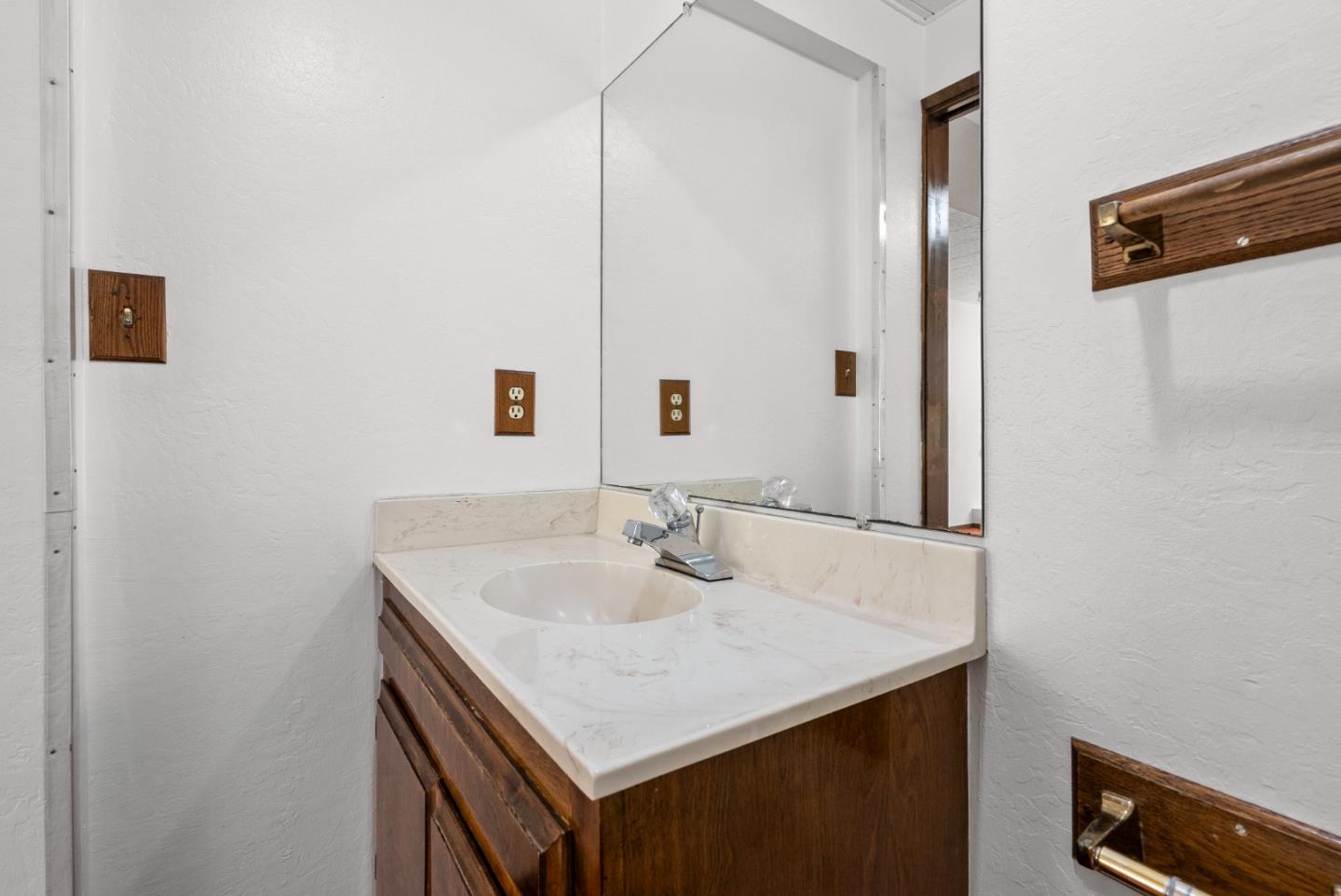 Detail Gallery Image 28 of 48 For 3818 E Lake Way, Redwood City,  CA 94062 - 3 Beds | 2/1 Baths