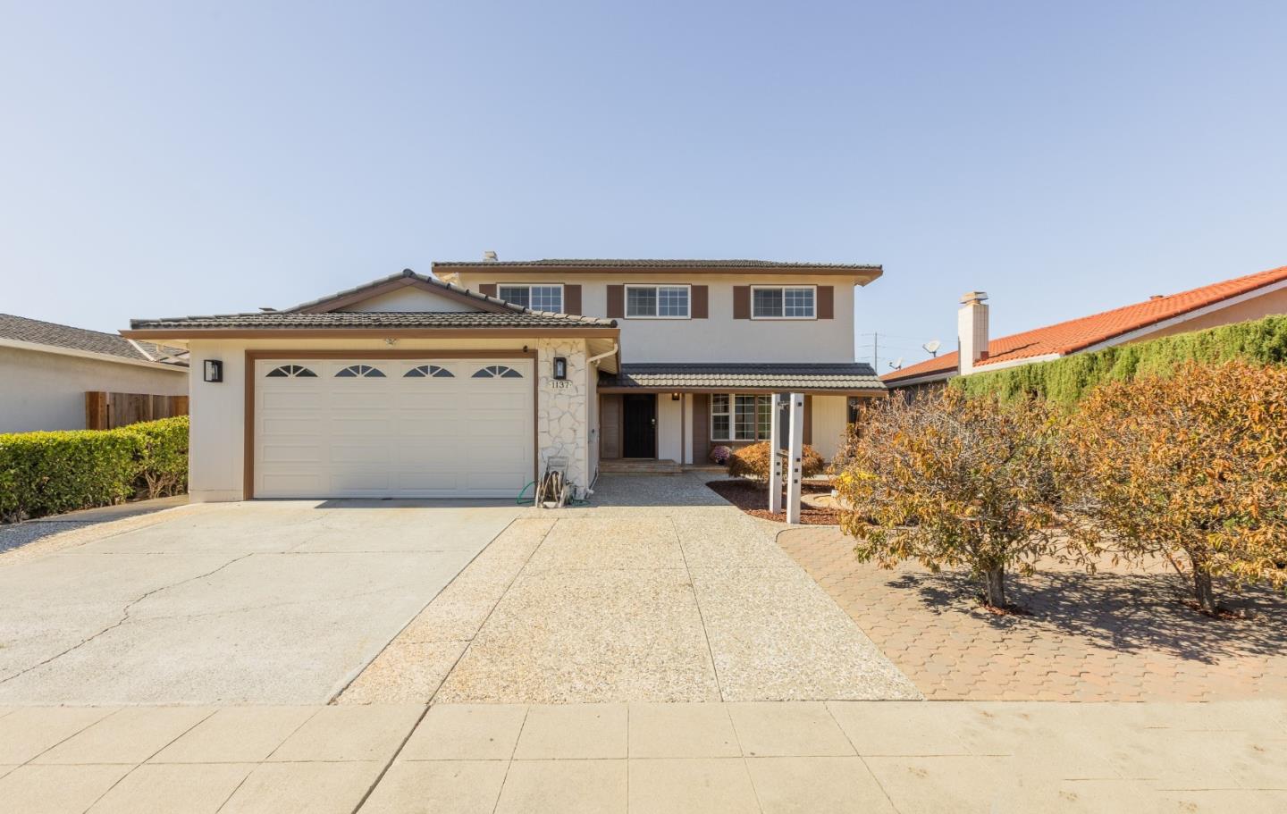 Detail Gallery Image 1 of 32 For 1137 Moonlight Way, Milpitas,  CA 95035 - 5 Beds | 3/1 Baths