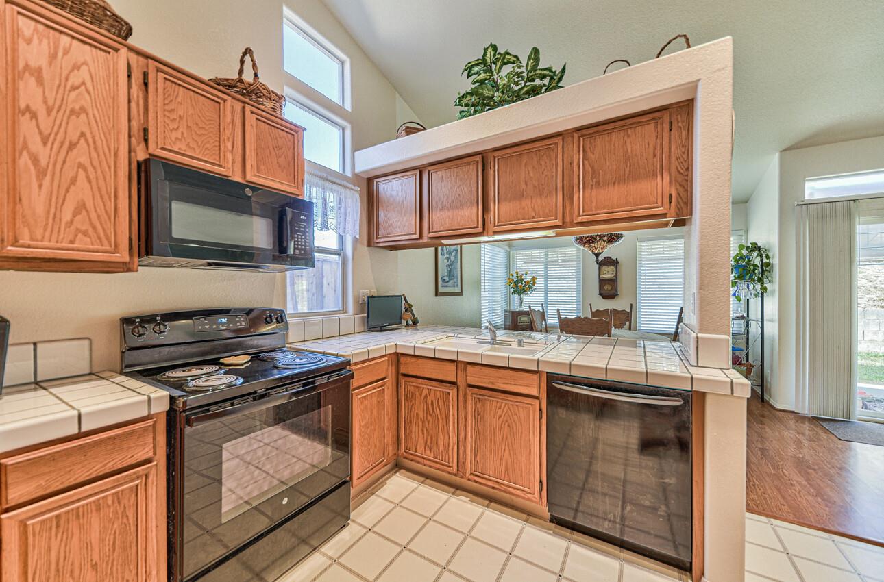 Detail Gallery Image 12 of 31 For 678 Cuesta Ct, Soledad,  CA 93960 - 3 Beds | 2 Baths