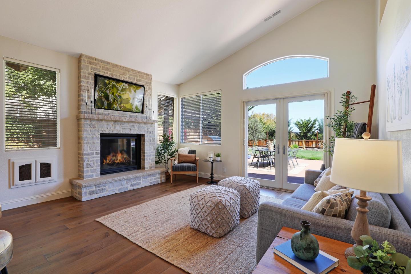 Detail Gallery Image 7 of 16 For 19123 Garden Valley Way, Salinas,  CA 93908 - 3 Beds | 2 Baths