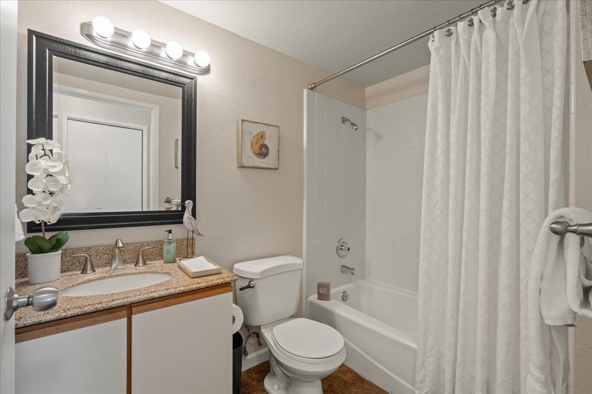 Detail Gallery Image 20 of 26 For 2621 Willowbrook Ln #104,  Aptos,  CA 95003 - 3 Beds | 2 Baths