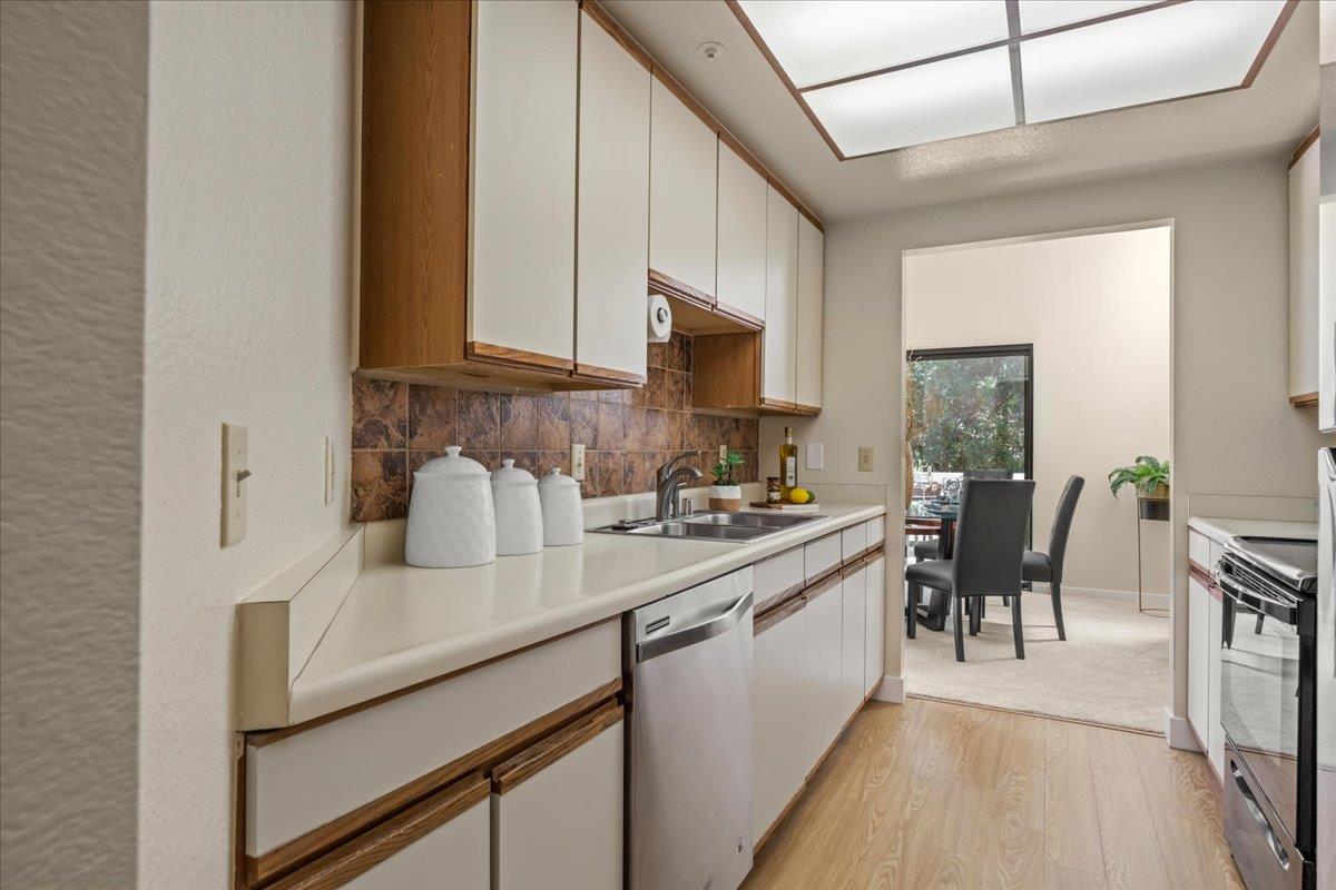 Detail Gallery Image 4 of 26 For 2621 Willowbrook Ln #104,  Aptos,  CA 95003 - 3 Beds | 2 Baths