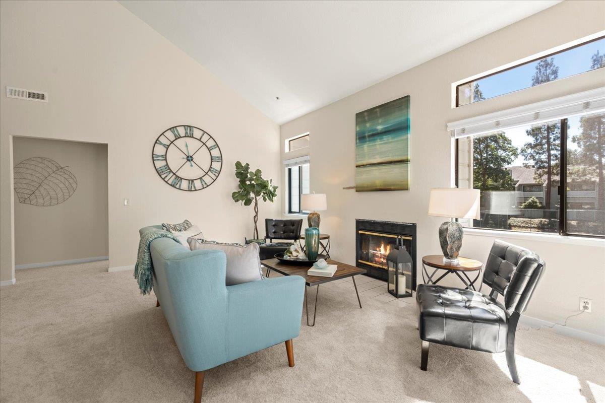 Detail Gallery Image 9 of 26 For 2621 Willowbrook Ln #104,  Aptos,  CA 95003 - 3 Beds | 2 Baths