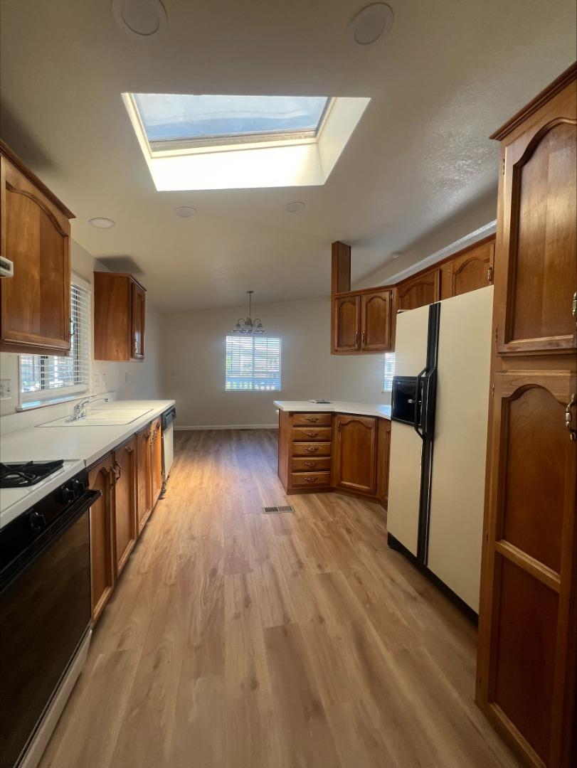Detail Gallery Image 2 of 8 For 433 Sylvan Ave #84,  Mountain View,  CA 94041 - 2 Beds | 2 Baths