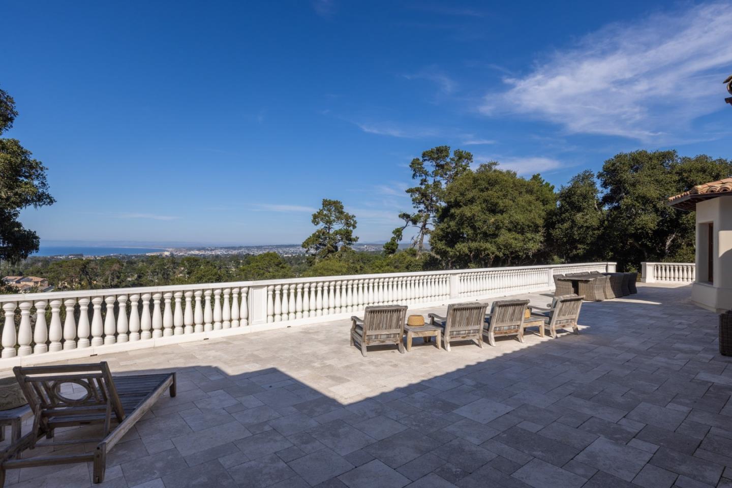 Detail Gallery Image 19 of 48 For 575 Aguajito Rd, Carmel,  CA 93923 - 7 Beds | 5/2 Baths