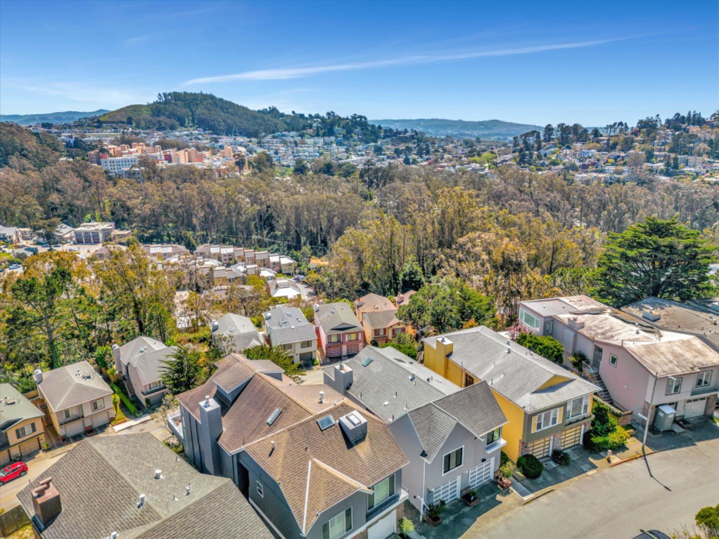 Detail Gallery Image 44 of 45 For 283 Oak Park Dr, San Francisco,  CA 94131 - 4 Beds | 3 Baths