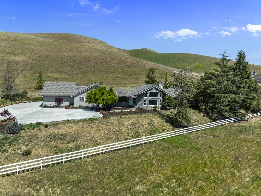 Detail Gallery Image 2 of 91 For 5955 Diablo Hills Rd, Tres Pinos,  CA 95075 - 3 Beds | 2/1 Baths