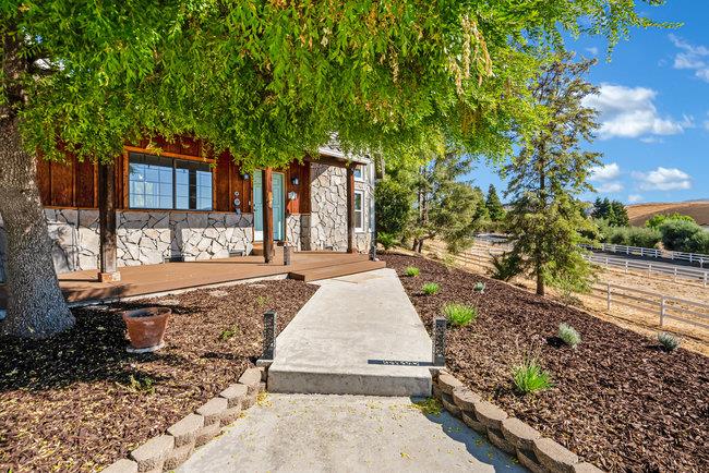 Detail Gallery Image 5 of 88 For 5955 Diablo Hills Rd, Tres Pinos,  CA 95075 - 3 Beds | 2/1 Baths