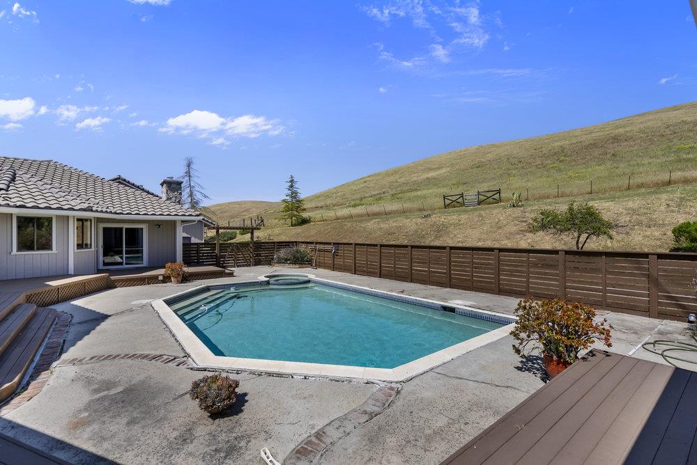 Detail Gallery Image 61 of 91 For 5955 Diablo Hills Rd, Tres Pinos,  CA 95075 - 3 Beds | 2/1 Baths