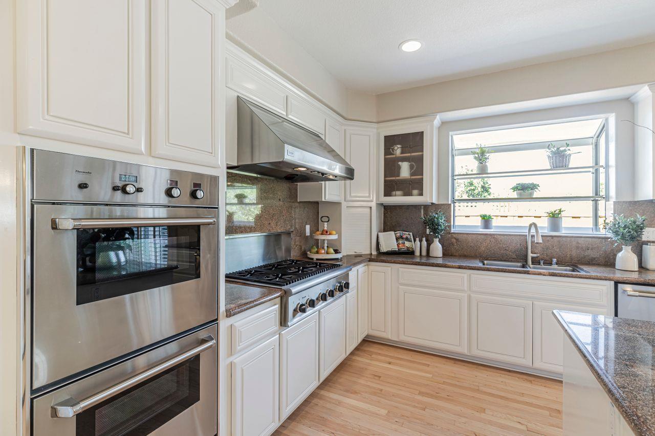 Detail Gallery Image 21 of 37 For 1131 Payne Dr, Los Altos,  CA 94024 - 4 Beds | 3/1 Baths