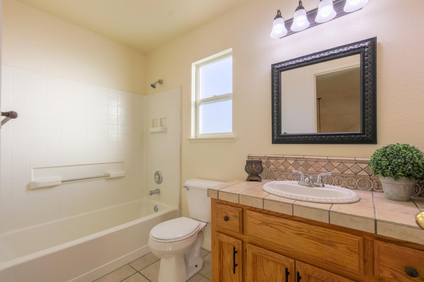 Detail Gallery Image 19 of 36 For 1171 Biloxi Park Ct, Galt,  CA 95632 - 4 Beds | 2/1 Baths