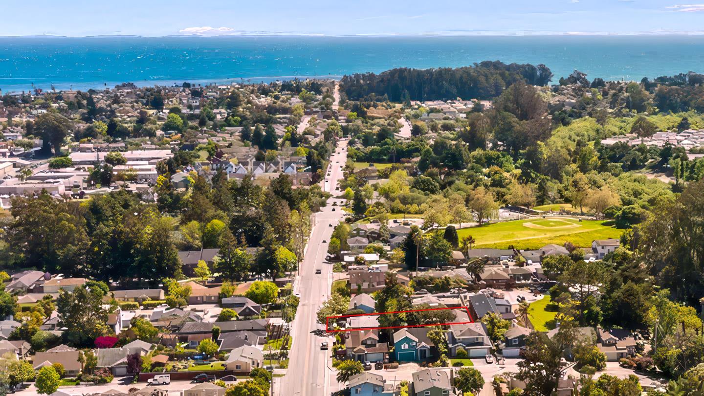 Detail Gallery Image 58 of 70 For 1557-1561 30th Ave, Santa Cruz,  CA 95062 - 2 Beds | 1 Baths